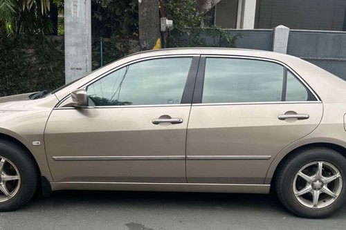 Old 2004 Honda Accord 2.0L i-VTEC