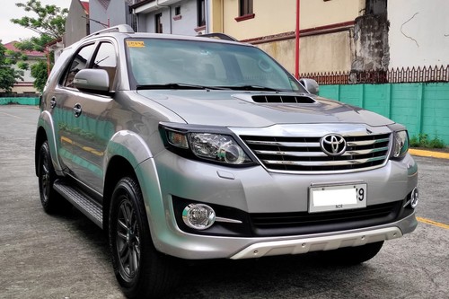 2nd Hand 2015 Toyota Fortuner Dsl AT 4x2 2.5 V