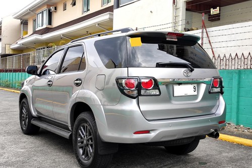 Old 2015 Toyota Fortuner Dsl AT 4x2 2.5 V