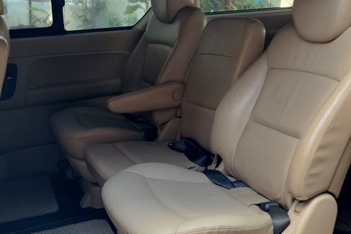 Old 2009 Hyundai Starex 2.5L GRX AT