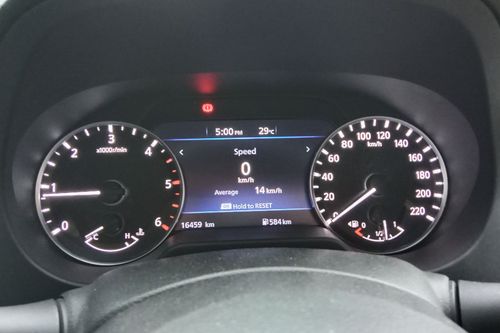 Second hand 2022 Nissan Navara 2.5L VE Calibre MT 4x2 