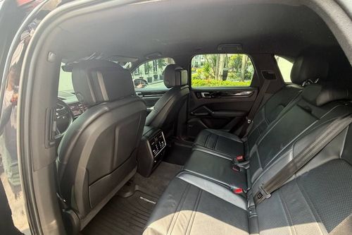 Second hand 2021 Porsche Cayenne 3.0L SUV 