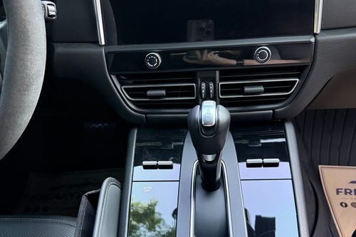 2nd Hand 2024 Porsche Macan PDK