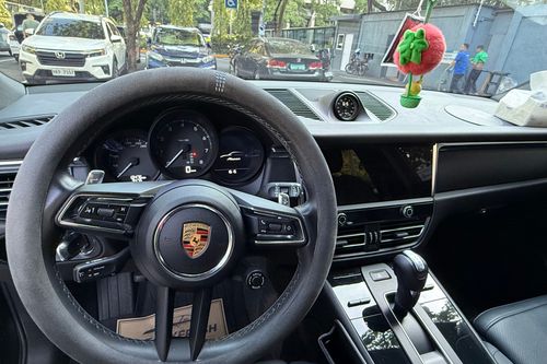 Second hand 2024 Porsche Macan PDK 