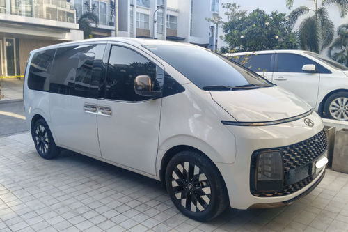Used 2025 Hyundai Staria 2.2 CRDi Premium+ 8AT AWD 7-seater