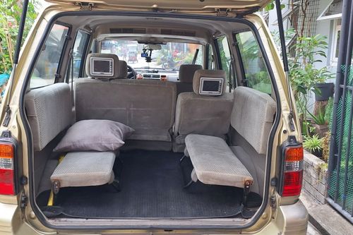 Second hand 2009 Toyota Revo 2.0L VX AT 