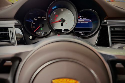 Second hand 2016 Porsche Macan S Diesel 