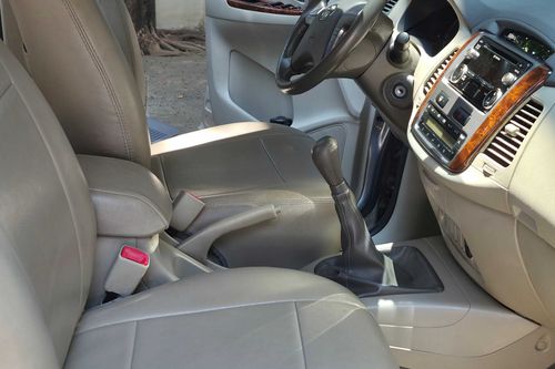 Used 2015 Toyota Innova 2.0L M/T GAS AUV