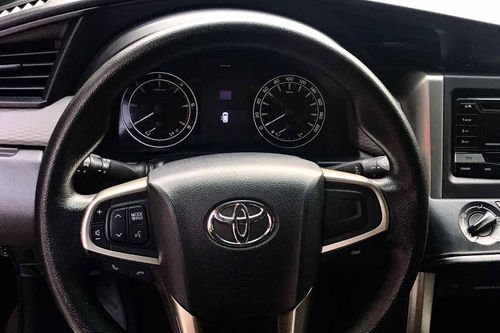 Second hand 2017 Toyota Innova 2.8L E AT 