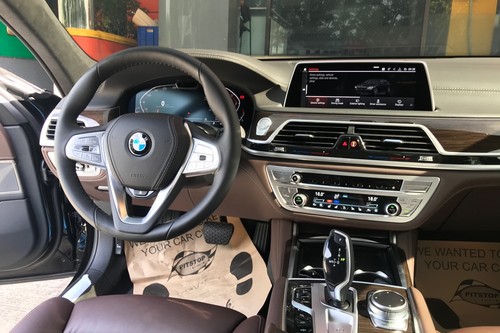 Old 2020 BMW 7 Series Sedan 740i