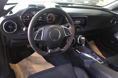 Old 2020 Chevrolet Camaro 6.2L AT