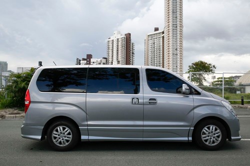 2nd Hand 2017 Hyundai Grand Starex 2.5L CRDI AT PLATINUM