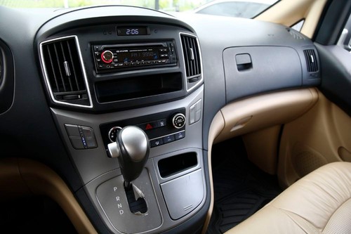 Used 2017 Hyundai Grand Starex 2.5L CRDI AT PLATINUM