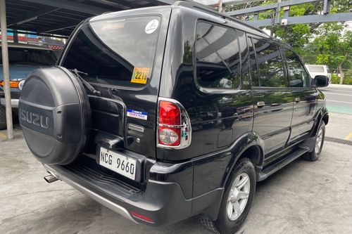 Second hand 2016 Isuzu Crosswind XUV AT 