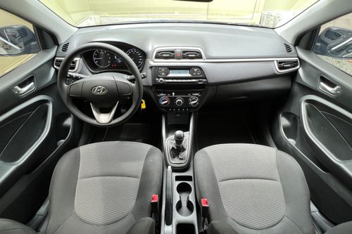 Used 2020 Hyundai Reina GL 5MT