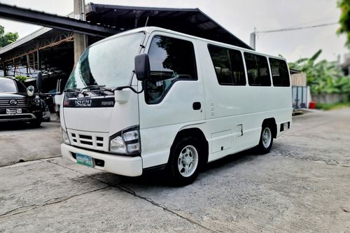 Second hand 2011 Isuzu I-Van 2.8L MT 
