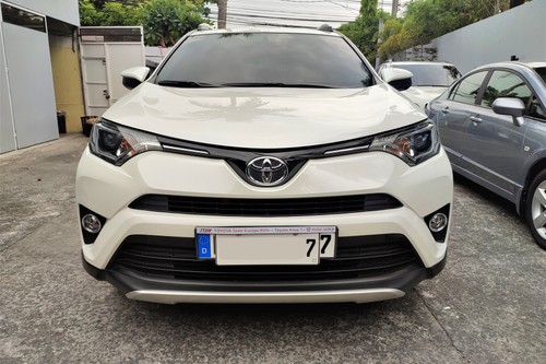 Second hand 2016 Toyota RAV 4 2.5 Active 4x2 AT 