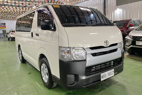 2nd Hand 2020 Toyota Hiace 3.0L Commuter MT