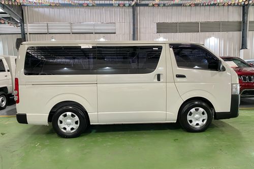 Old 2020 Toyota Hiace 3.0L Commuter MT