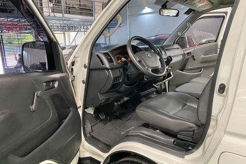 Used 2020 Toyota Hiace 3.0L Commuter MT