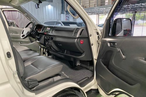 Used 2020 Toyota Hiace 3.0L Commuter MT