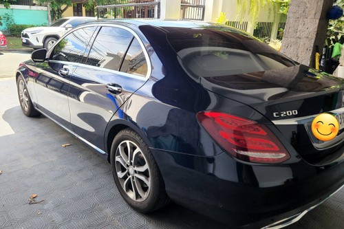 Old 2017 Mercedes-Benz C-Class C200 (Avantgarde)