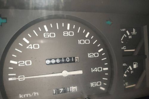 Second hand 2013 Nissan NV350 Urvan Standard Plus 18-Seater 