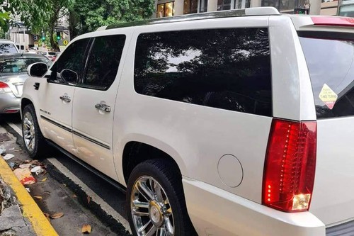 Old 2013 Cadillac Escalade ESV Platinum