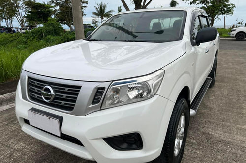 Second hand 2017 Nissan NP300 Navara 2.5L EL MT 4x2 