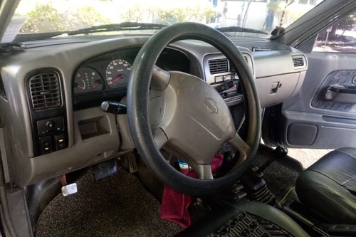 Used 2000 Nissan Frontier 3.2L MT 4x4