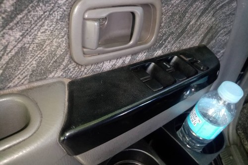 Second hand 2000 Nissan Frontier 3.2L MT 4x4 