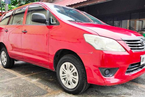 Second hand 2014 Toyota Innova 2.0 J Gas MT 