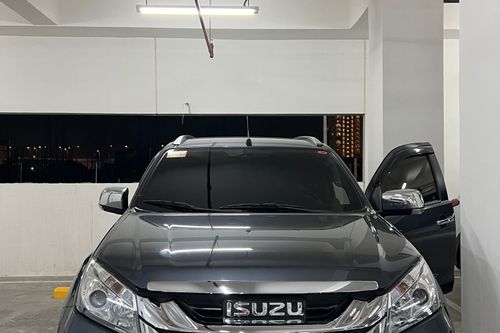 Used 2017 Isuzu mu-X RZ4E 4x2 LS-A MT