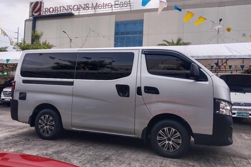 Old 2022 Nissan NV350 Urvan Standard 15-Seater