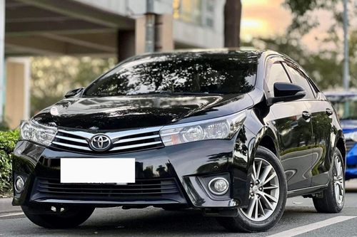 Second hand 2015 Toyota Corolla Altis 1.6 V AT 