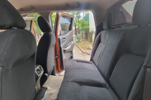 Used 2017 Nissan NP300 Navara 2.5L 4x2 EL 7AT Calibre