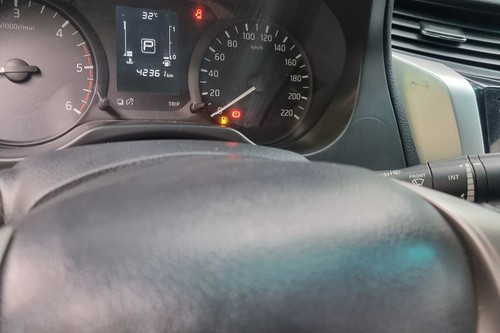 Used 2017 Nissan NP300 Navara 2.5L 4x2 EL 7AT Calibre