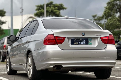 2nd Hand 2012 BMW 318i 2.0L RWD AT