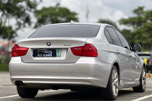 Second hand 2012 BMW 318i 2.0L RWD AT 