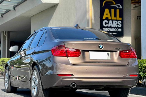 Old 2014 BMW 3 Series 318d
