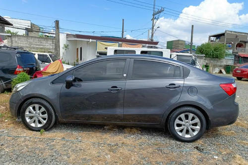 Second hand 2015 Kia Rio Hatchback EX AT 