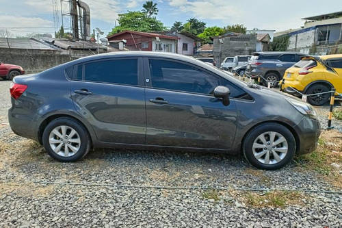 2nd Hand 2015 Kia Rio Hatchback EX AT