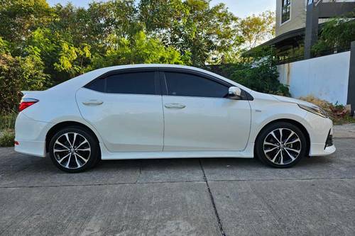 2018 Toyota Corolla Altis