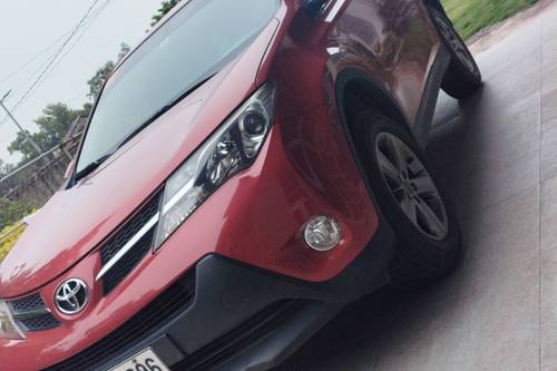 Second hand 2015 Toyota RAV 4 2.5L LE AT 