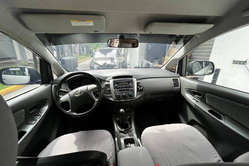 Old 2012 Toyota Innova 2.5L E MT