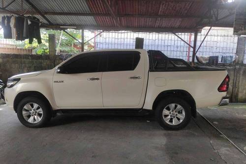 Second hand 2017 Toyota Hilux 2.4 G DSL 4x2 A/T 