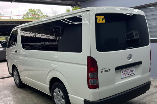 Second hand 2022 Toyota Hiace 3.0L Commuter MT 