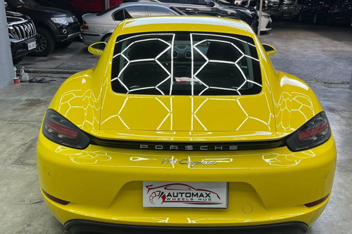 Old 2017 Porsche 718 Cayman Style Edition