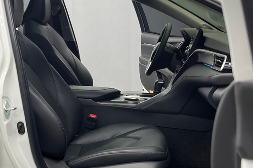 Used 2024 Toyota Camry 2.5L Hybrid