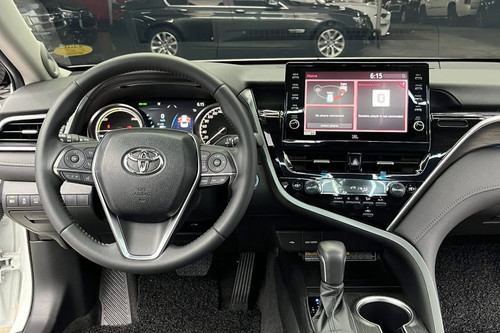 Used 2024 Toyota Camry 2.5L Hybrid